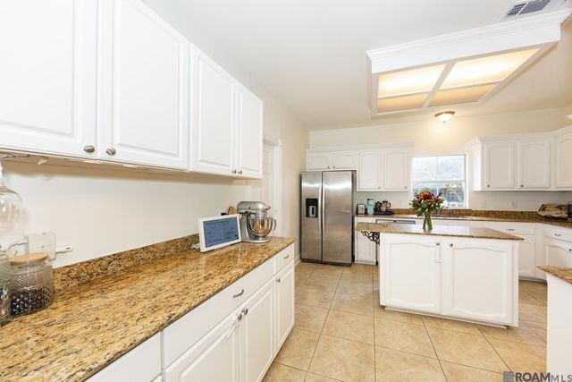 407 Gleason St, Brusly, LA 70719