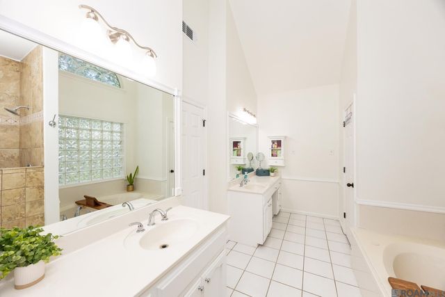 407 Gleason St, Brusly, LA 70719