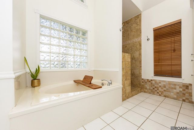 407 Gleason St, Brusly, LA 70719