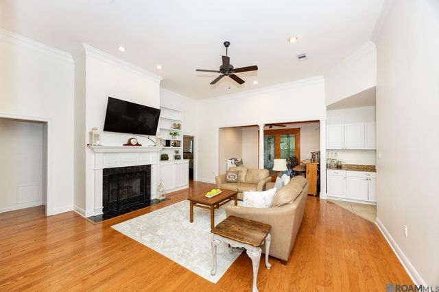 407 Gleason St, Brusly, LA 70719