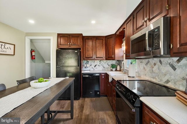 83 HAWTHORNE AVE, Gilbertsville, PA 19525