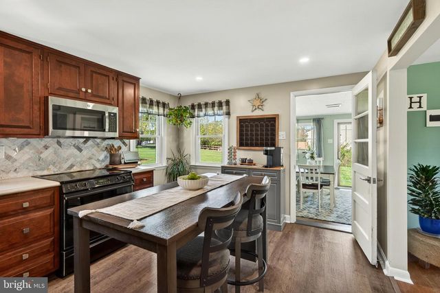 83 HAWTHORNE AVE, Gilbertsville, PA 19525