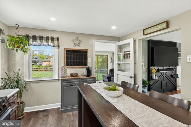 83 HAWTHORNE AVE, Gilbertsville, PA 19525