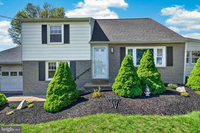 83 HAWTHORNE AVE, Gilbertsville, PA 19525