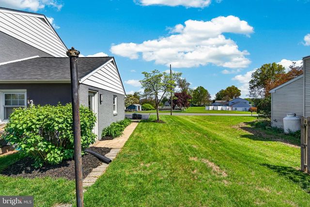 83 HAWTHORNE AVE, Gilbertsville, PA 19525