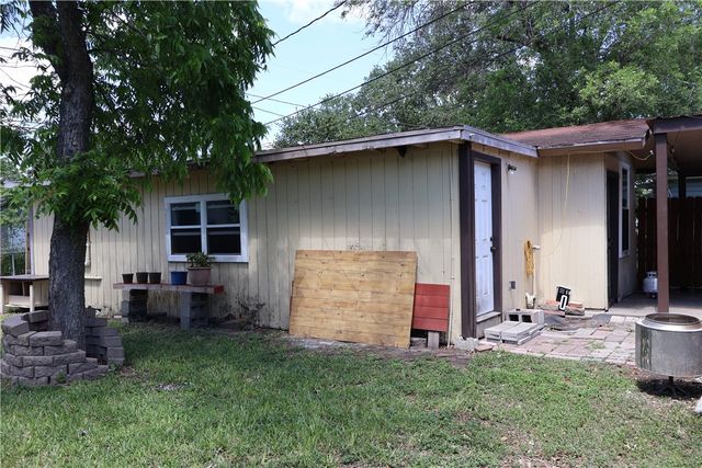 2217 Roslyn St, Corpus Christi, TX 78416