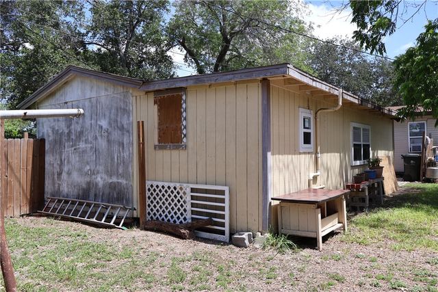 2217 Roslyn St, Corpus Christi, TX 78416