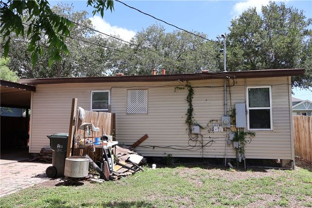 2217 Roslyn St, Corpus Christi, TX 78416
