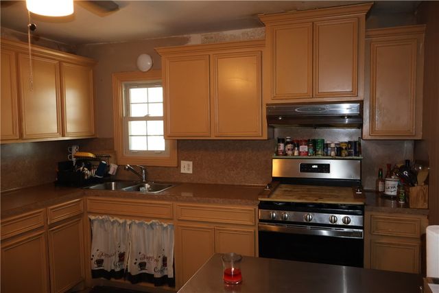 2217 Roslyn St, Corpus Christi, TX 78416