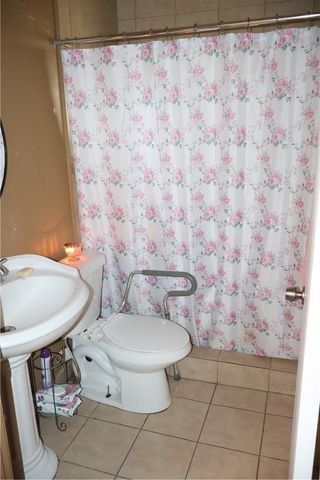 2217 Roslyn St, Corpus Christi, TX 78416
