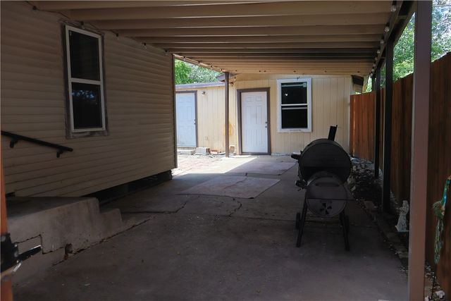 2217 Roslyn St, Corpus Christi, TX 78416