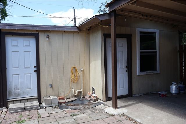 2217 Roslyn St, Corpus Christi, TX 78416