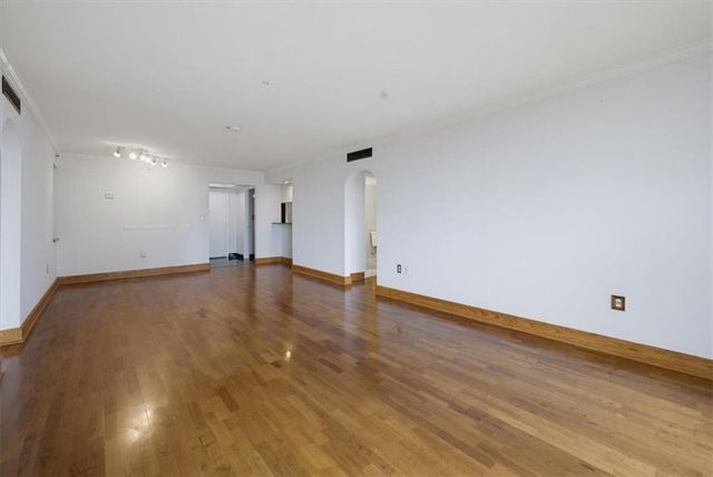 2870 Pharr Court South NW 2006, Atlanta, GA 30305
