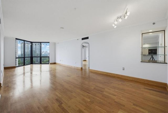 2870 Pharr Court South NW 2006, Atlanta, GA 30305