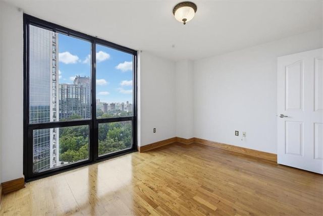 2870 Pharr Court South NW 2006, Atlanta, GA 30305