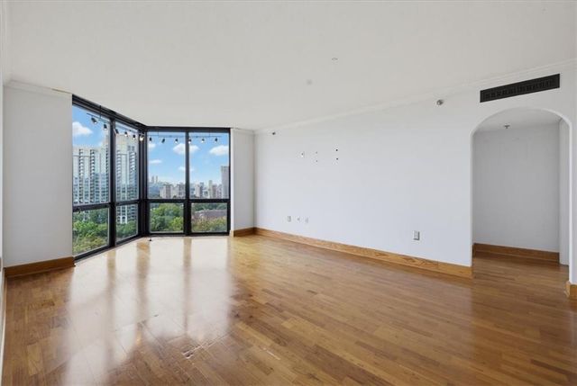2870 Pharr Court South NW 2006, Atlanta, GA 30305