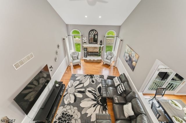 26 Alpaugh Dr, Bethlehem Twp., NJ 08802