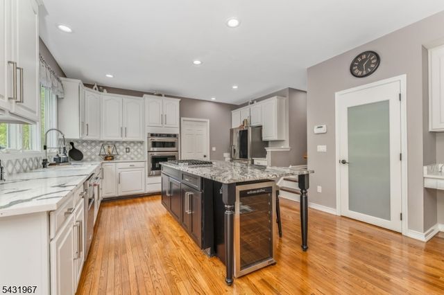 26 Alpaugh Dr, Bethlehem Twp., NJ 08802