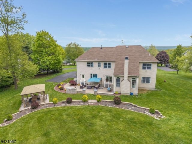26 Alpaugh Dr, Bethlehem Twp., NJ 08802