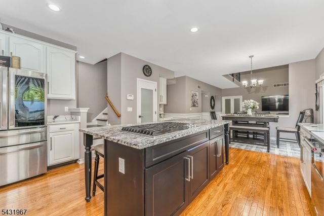 26 Alpaugh Dr, Bethlehem Twp., NJ 08802