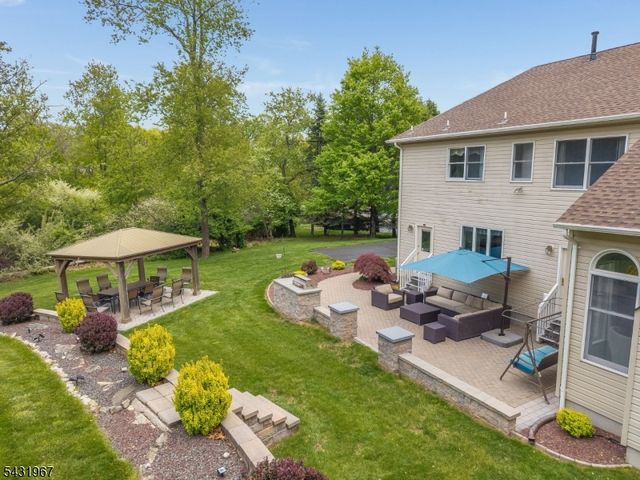 26 Alpaugh Dr, Bethlehem Twp., NJ 08802