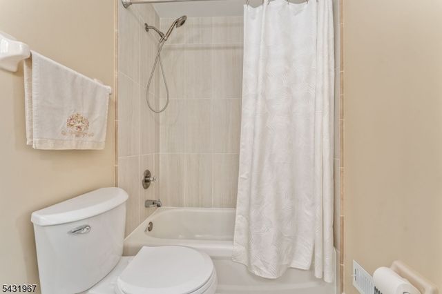 26 Alpaugh Dr, Bethlehem Twp., NJ 08802