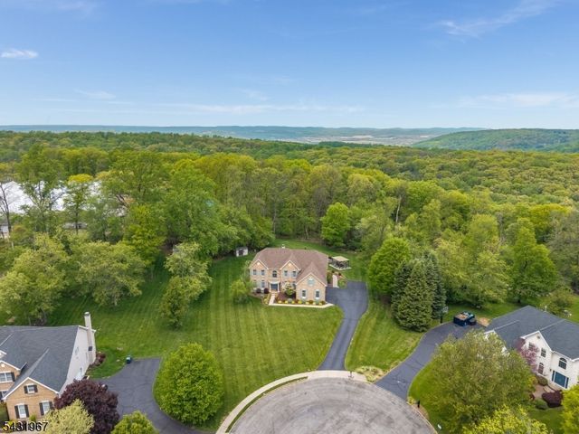 26 Alpaugh Dr, Bethlehem Twp., NJ 08802