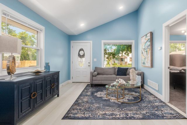 1569 E Blake Avenue, Columbus, OH 43211