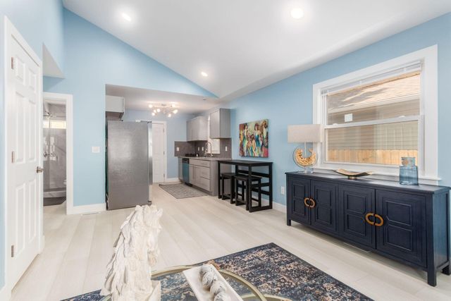 1569 E Blake Avenue, Columbus, OH 43211