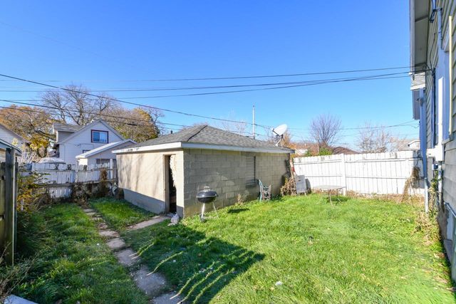 3745 N 25th STREET, Milwaukee, WI 53206