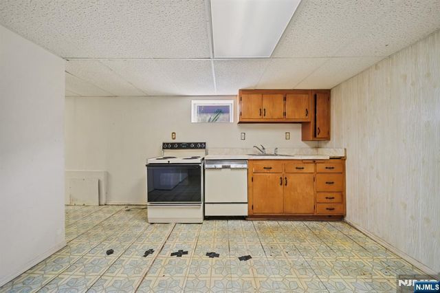304 Gilbert Avenue, Elmwood Park, NJ 07407