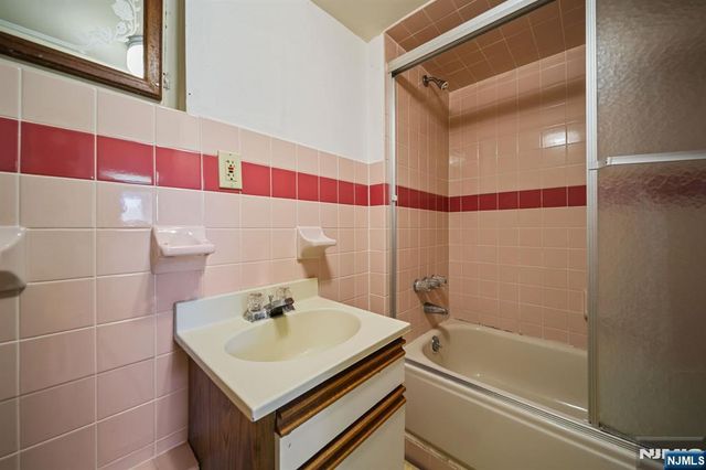 304 Gilbert Avenue, Elmwood Park, NJ 07407