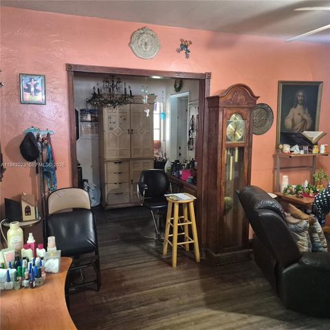 1001 NW 37th Ave, Miami, FL 33125