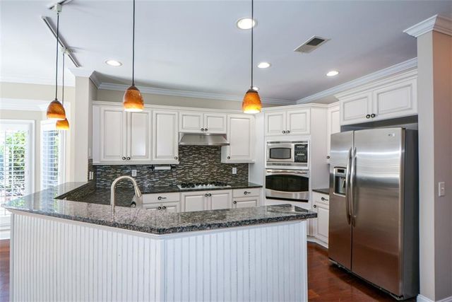 1000 Sterling Court, Roswell, GA 30075