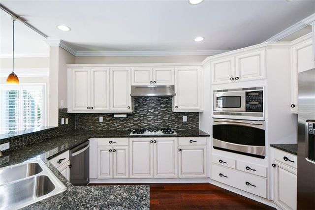 1000 Sterling Court, Roswell, GA 30075