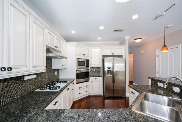 1000 Sterling Court, Roswell, GA 30075