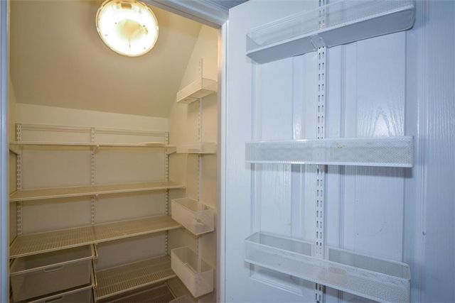 1000 Sterling Court, Roswell, GA 30075