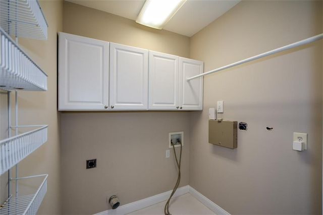 1000 Sterling Court, Roswell, GA 30075