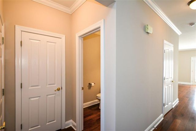 1000 Sterling Court, Roswell, GA 30075