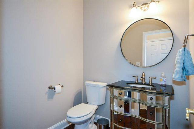 1000 Sterling Court, Roswell, GA 30075