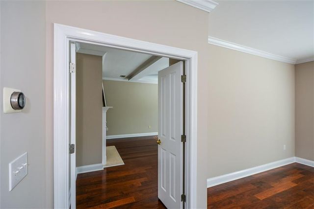 1000 Sterling Court, Roswell, GA 30075