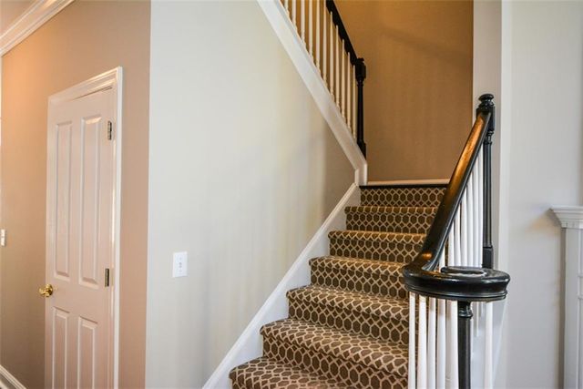 1000 Sterling Court, Roswell, GA 30075