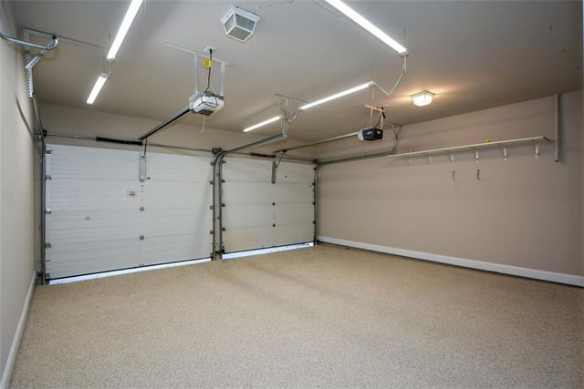 1000 Sterling Court, Roswell, GA 30075