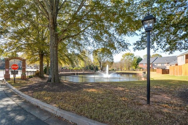 1000 Sterling Court, Roswell, GA 30075