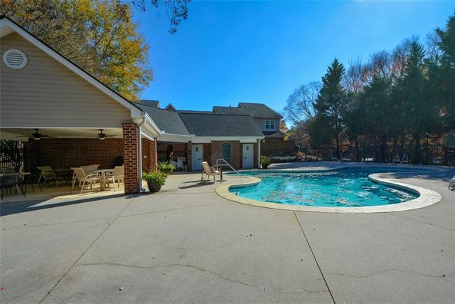 1000 Sterling Court, Roswell, GA 30075