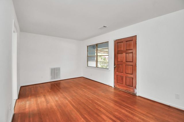 8534 Fillmore Street, Houston, TX 77029