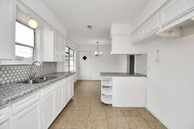 8534 Fillmore Street, Houston, TX 77029