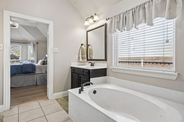 3917 Gatewick Drive, Rockwall, TX 75087