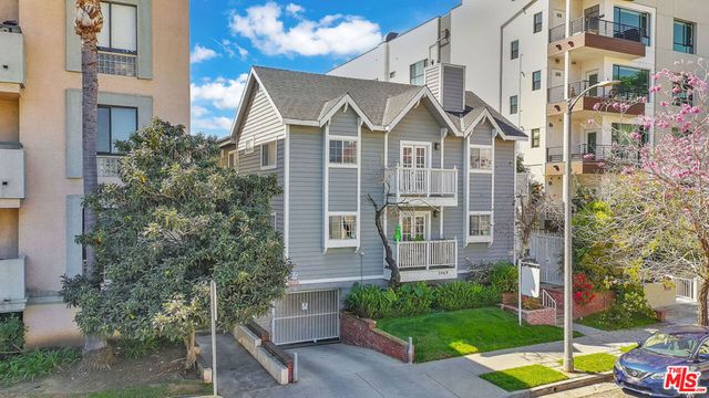 2469 Purdue Avenue, Los Angeles, CA 90064