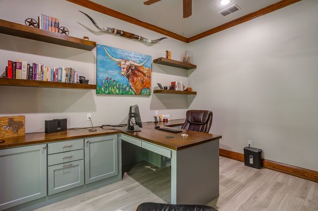 7406 Hampton Drive, Granbury, TX 76049